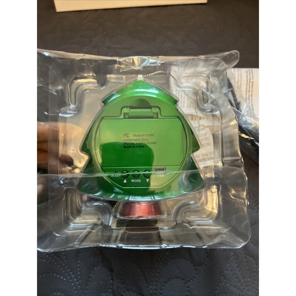 RETRO 2008 Digital Christmas Ornament by Target PC Win 2000, XP, Vista